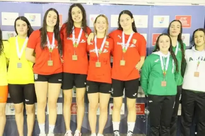 Atletas do Clube Aquático Pacense conquistaram oito pódios no Campeonato Nacional em Tomar