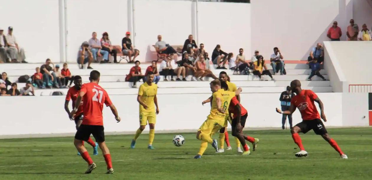 FC Paços de Ferreira avança para a terceira ronda da Taça após vencer em Peniche