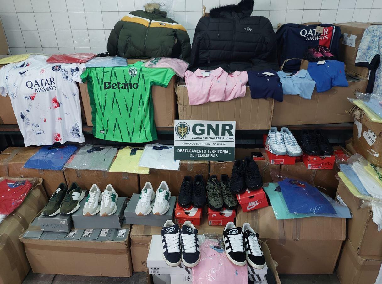 GNR apreende material contrafeito na Feira do Cô